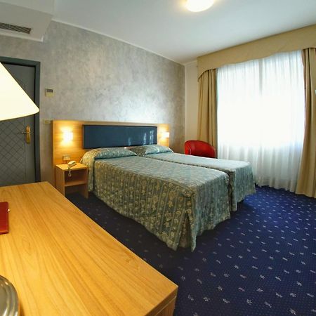 Hotel Le Torrette Galbiate Exterior foto